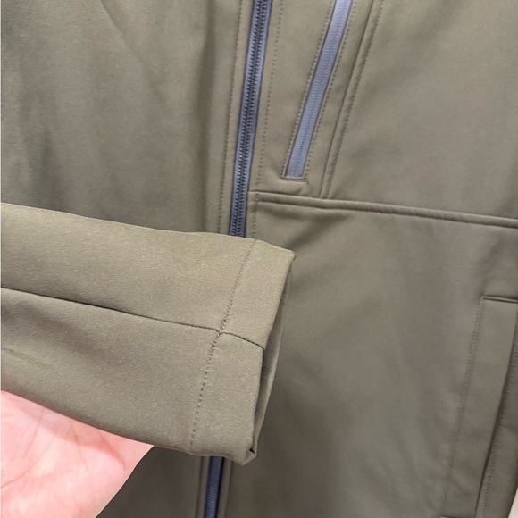 Calvin Klein Men's Soft Shell 4-way Stretch Jacket - Picture 8 of 8